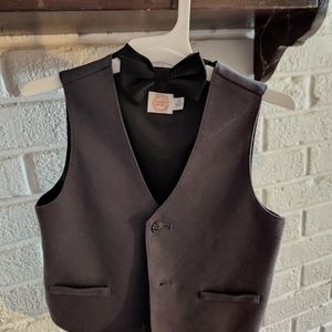 Boy's 5T/5 dress shirts & vest